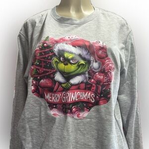 🌹 Gray Merry Grinchmas Sweatshirt. NWOT